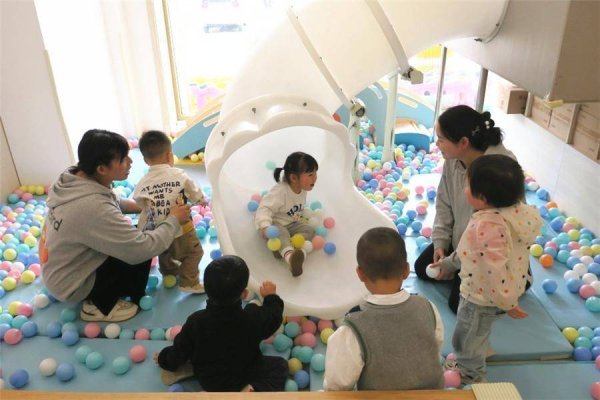 鼎金投资 桐城：力行三个“优先” 加速学前教育“普惠优质”